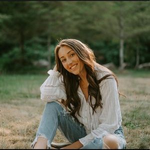 Meet your Posher, Avery